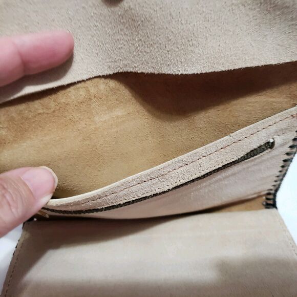 Handmade Leather Trifold Women's Wallet 7" - Picture 9 of 11